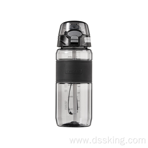 2022 new desined 630ml/780ml bottle sport and bpa free water bottle with straw